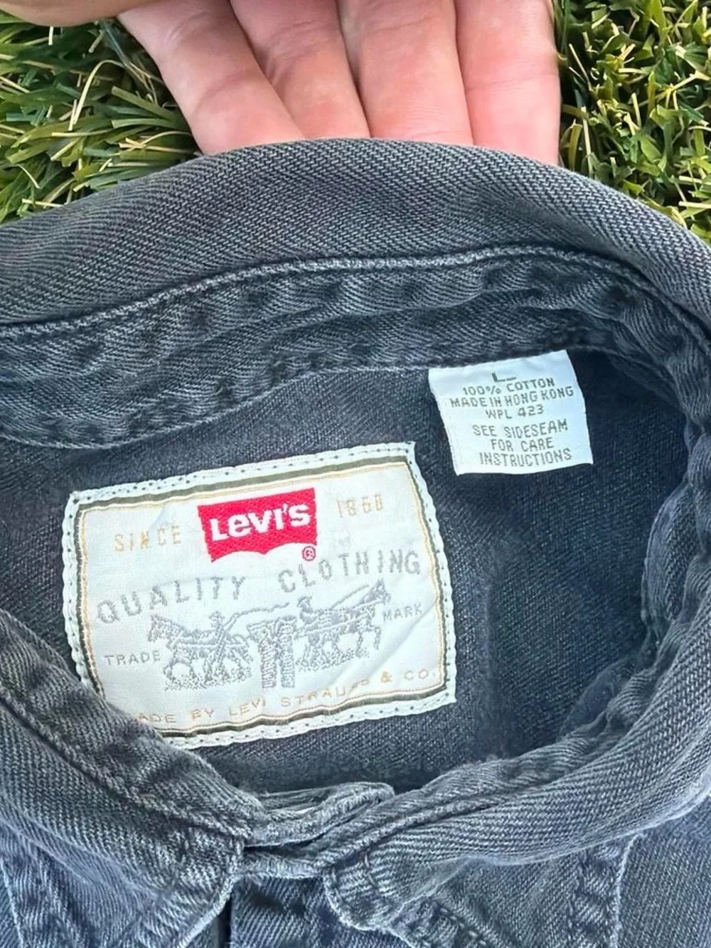 Vintage Levi's Red Tab Denim Snap Button Shirt Size L - Picture 4 of 7